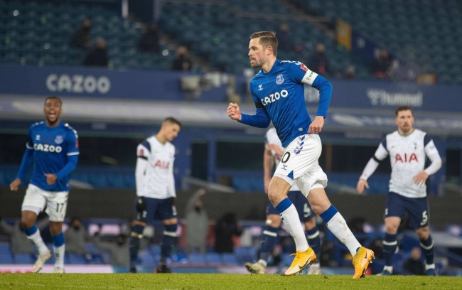 与一些年轻 与一些年轻