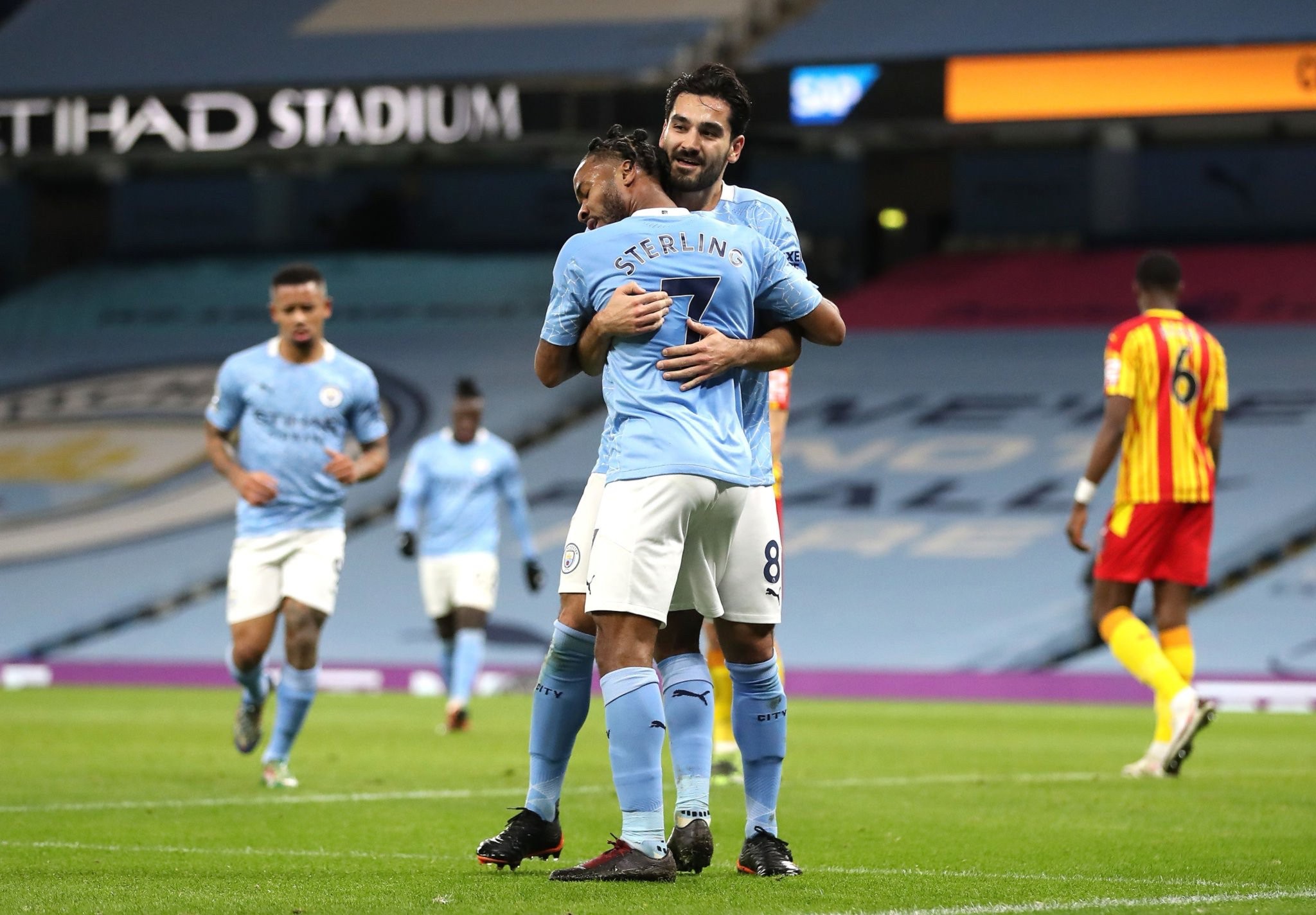 大程度上受 大程度上受